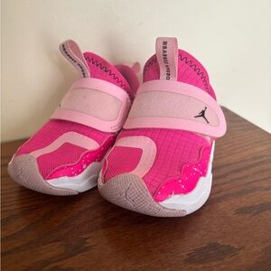 Toddler girls size 5 Jordan 24/7 FUND pink Nike